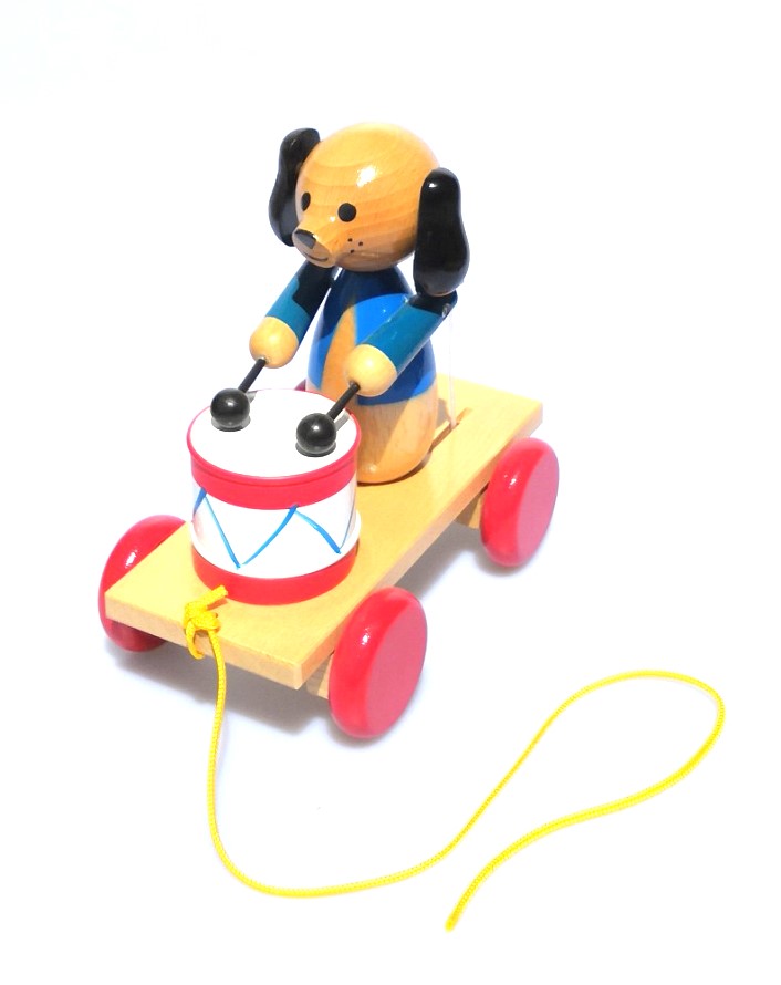 wooden-toys-pulling-dog-drum