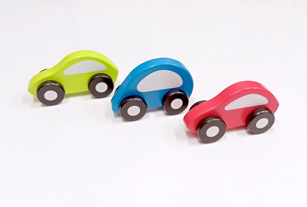 hracky-na-koleckach-auta-barevna